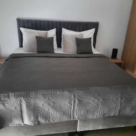 Danube Apartman Boedapest Buitenkant foto